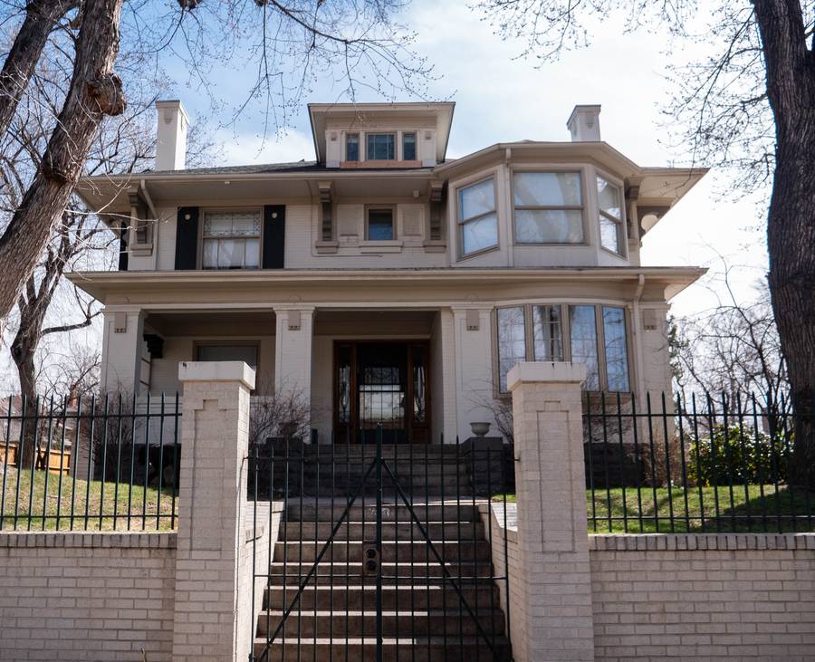 Historic Denver home before repaint